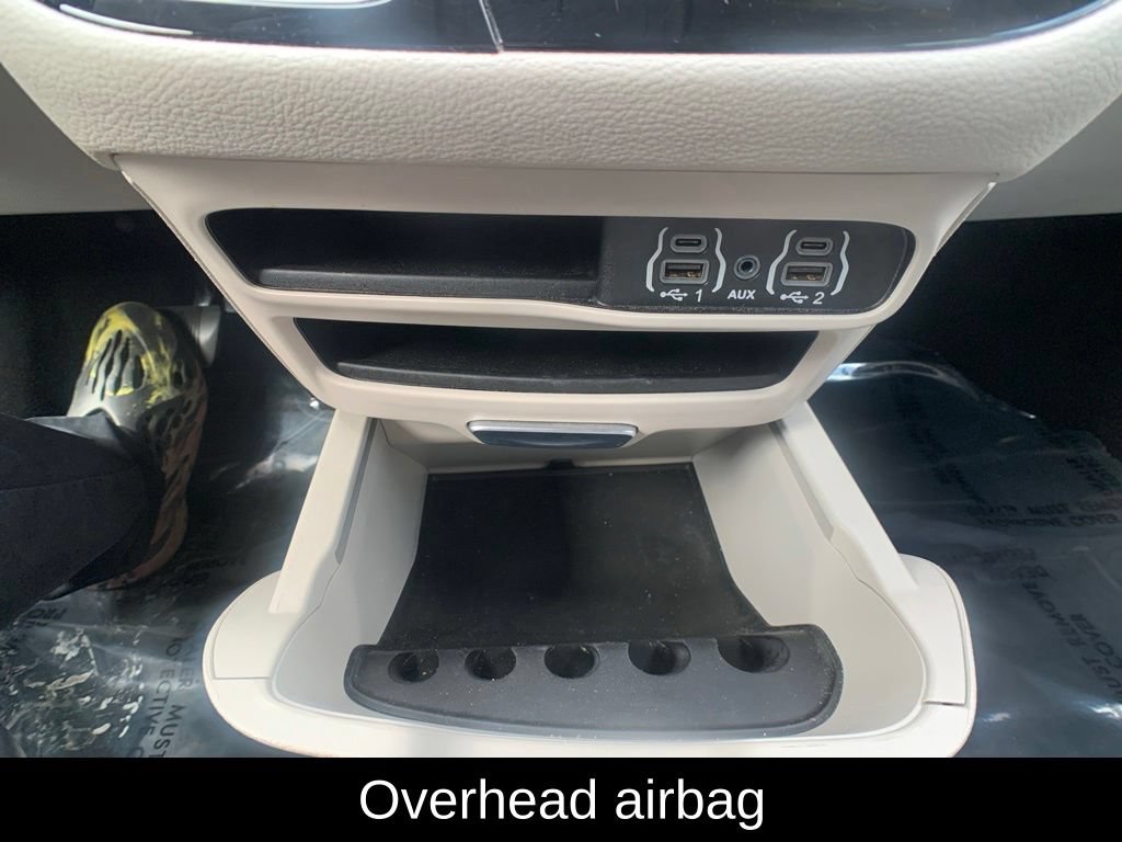 Used 2023 Chrysler Pacifica Touring-L FWD image 23