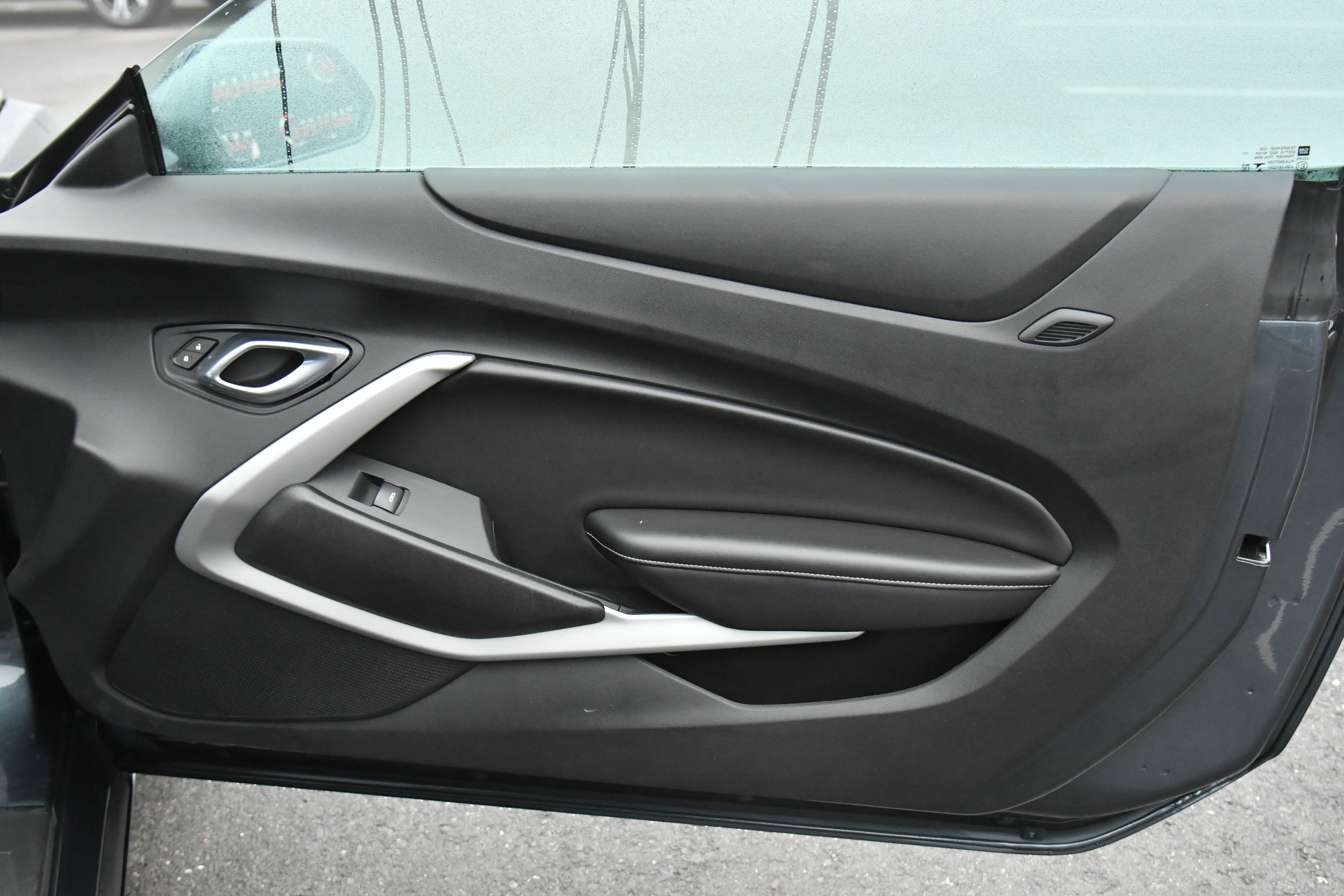 Used 2020 Chevrolet Camaro LT w/ RS Package image 33