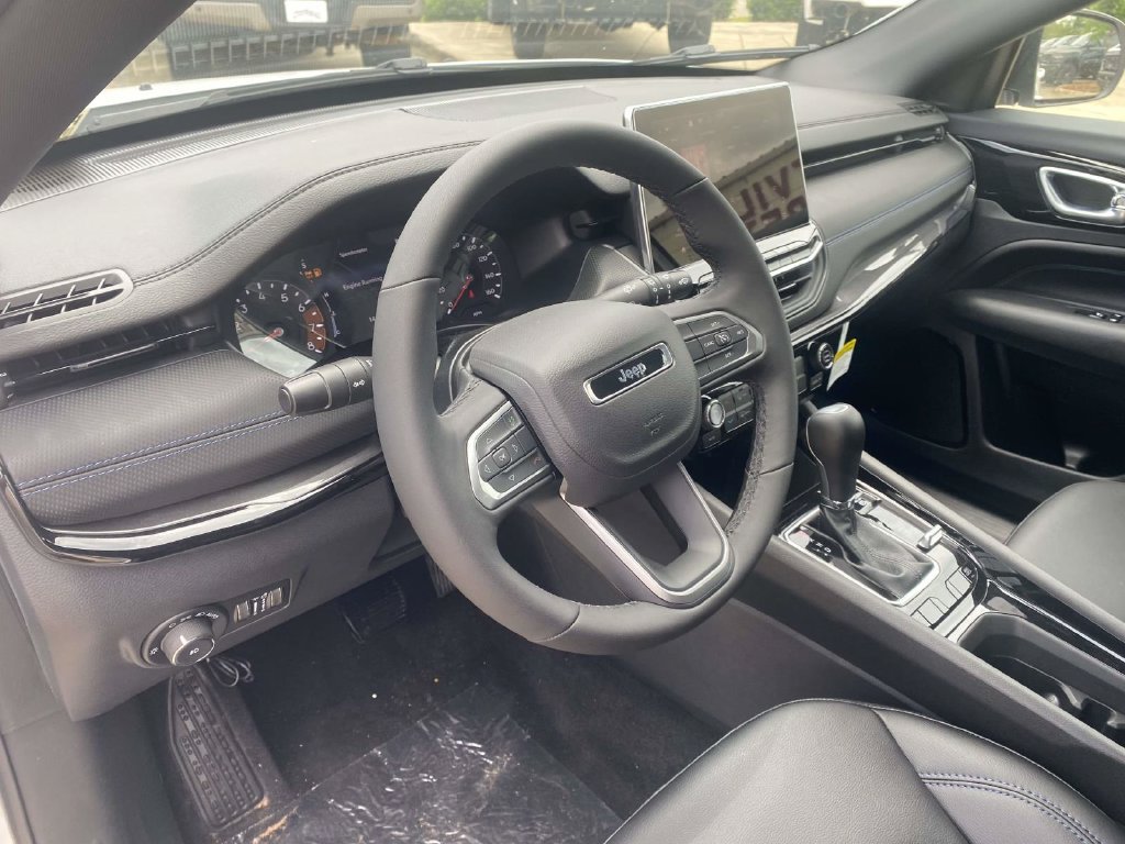 New 2026 Jeep Compass Latitude AWD/4WD image 17