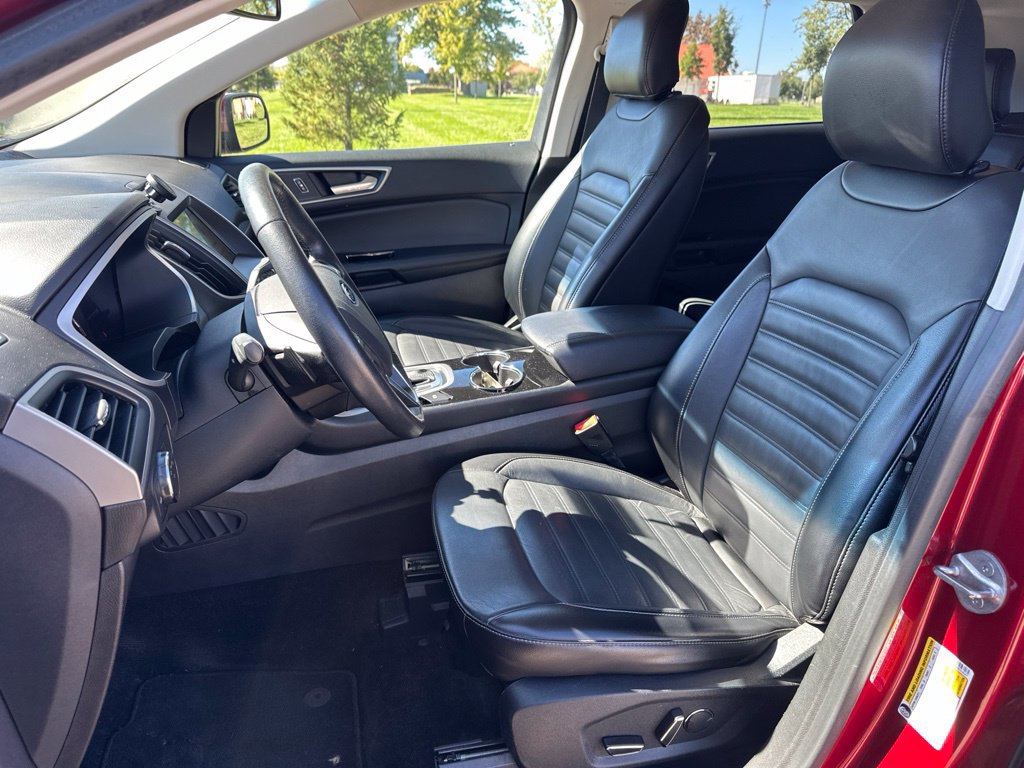 Used 2017 Ford Edge SEL w/ Equipment Group 201A AWD/4WD image 14