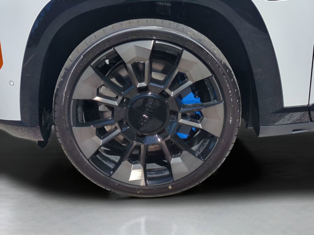 New 2026 BMW XM Label Red w/ M Driver's Package image 11