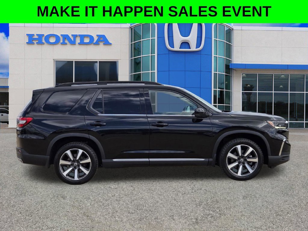 Used 2023 Honda Pilot Touring image 2