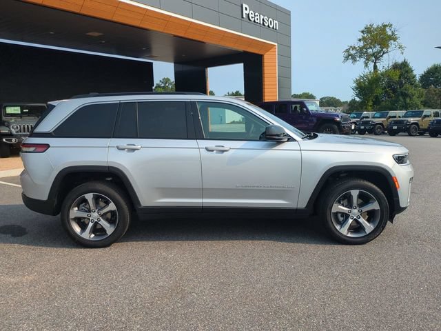 New 2026 Jeep Grand Cherokee Limited w/ Trailer Tow Package AWD/4WD image 3