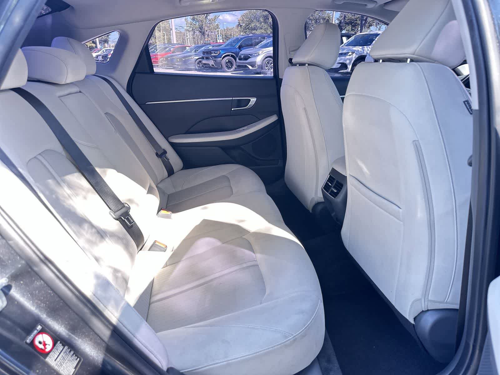 Used 2022 Hyundai Sonata SEL w/ Convenience Package FWD image 16