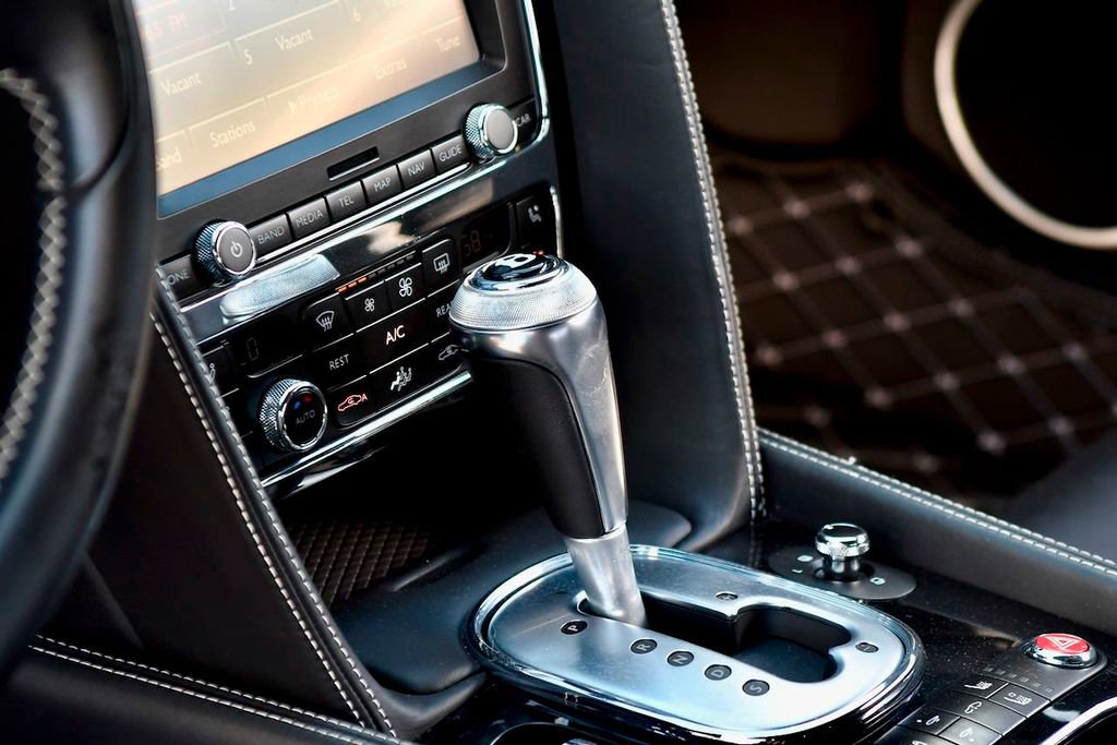 Used 2015 Bentley Continental GT image 30