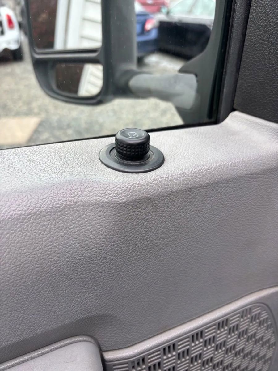 Used 2012 Ford E-350 and Econoline 350 Super Duty w/ PWR Locks & Windows Group image 25