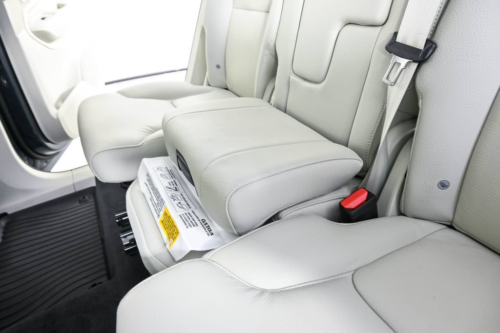 Certified 2024 Volvo XC90 B5 Plus w/ Protection Package Premier AWD/4WD image 23