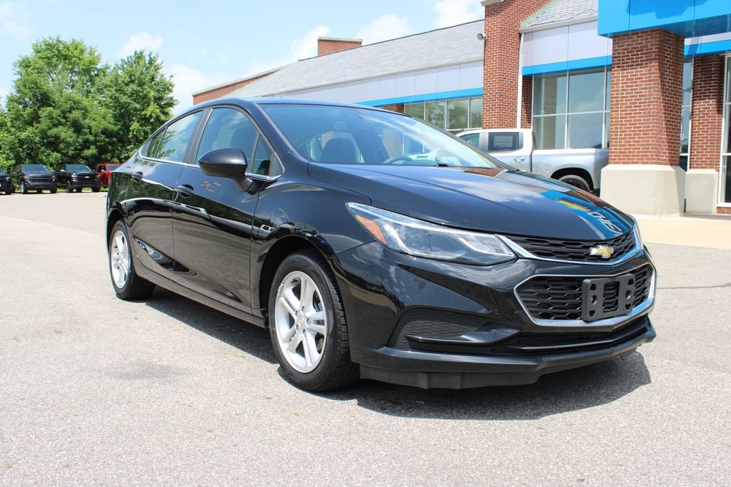 Certified 2018 Chevrolet Cruze LT FWD image 2