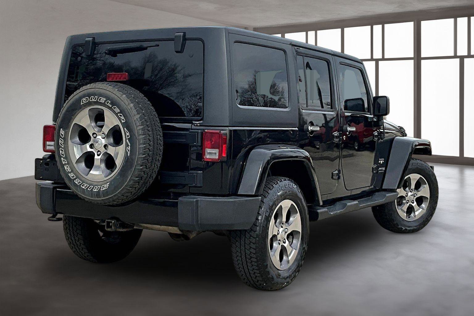 Used 2018 Jeep Wrangler Unlimited Sahara image 3