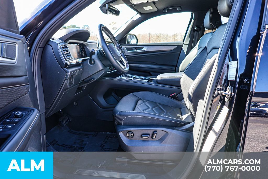 Used 2025 Volkswagen Atlas Cross Sport SE image 19