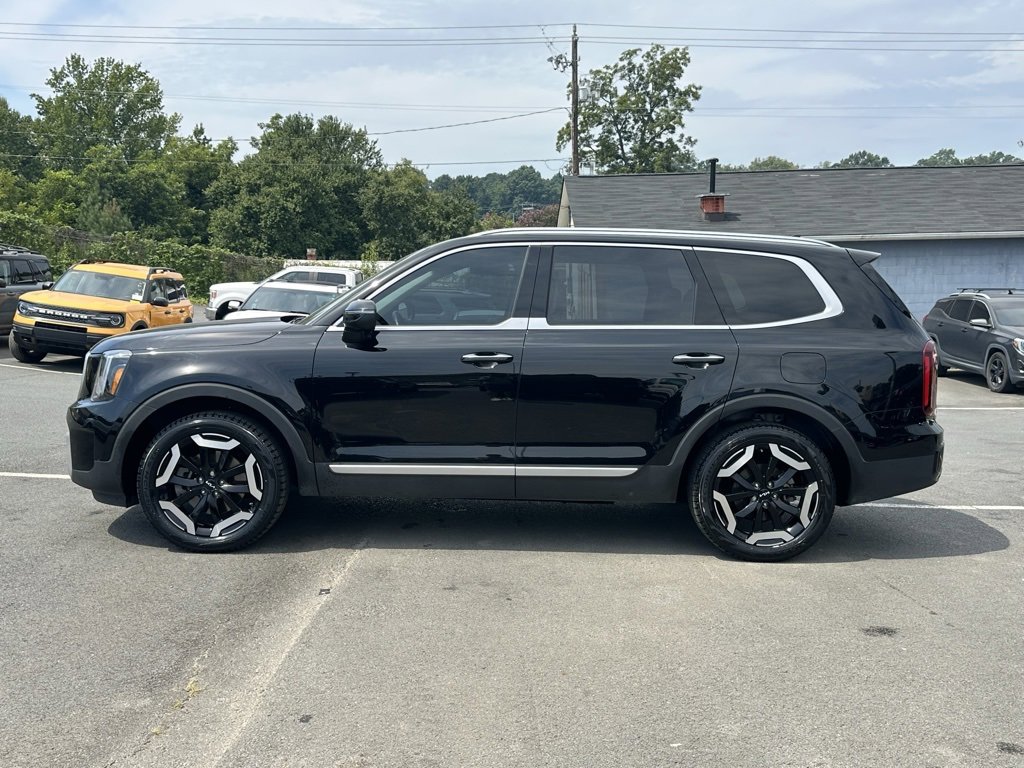 Used 2024 Kia Telluride S image 3