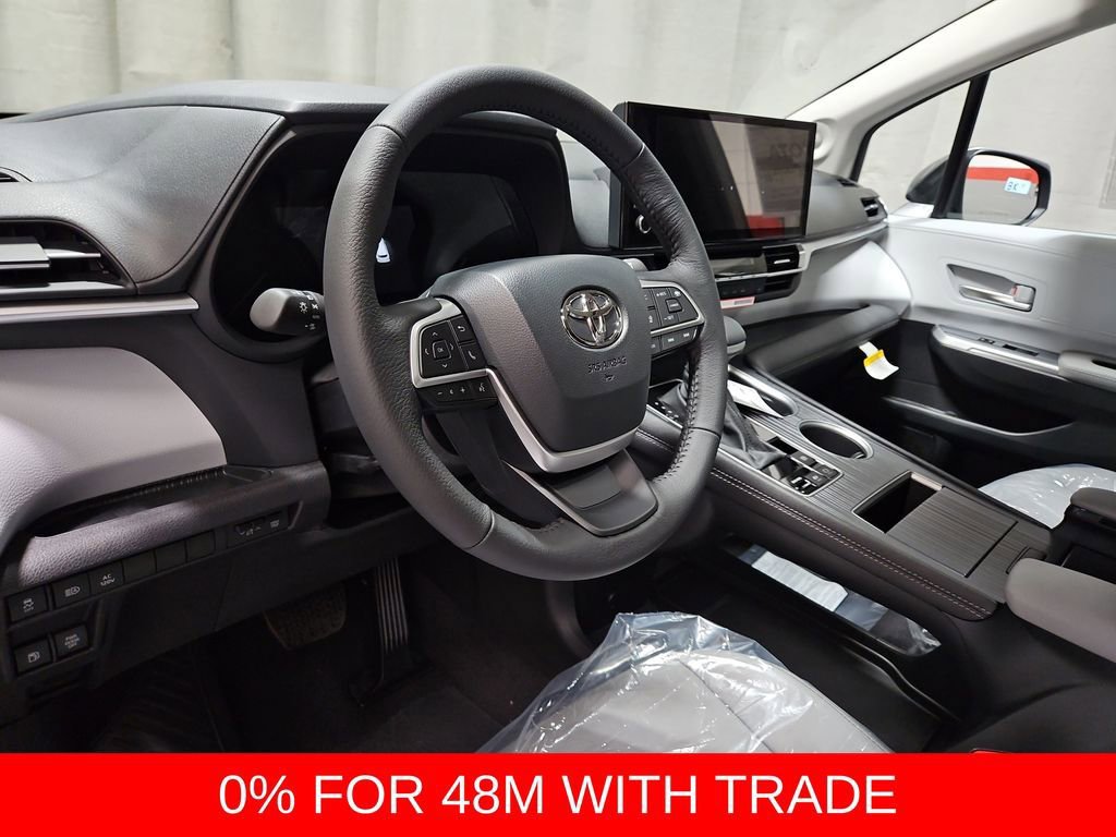 New 2026 Toyota Sienna XLE image 13