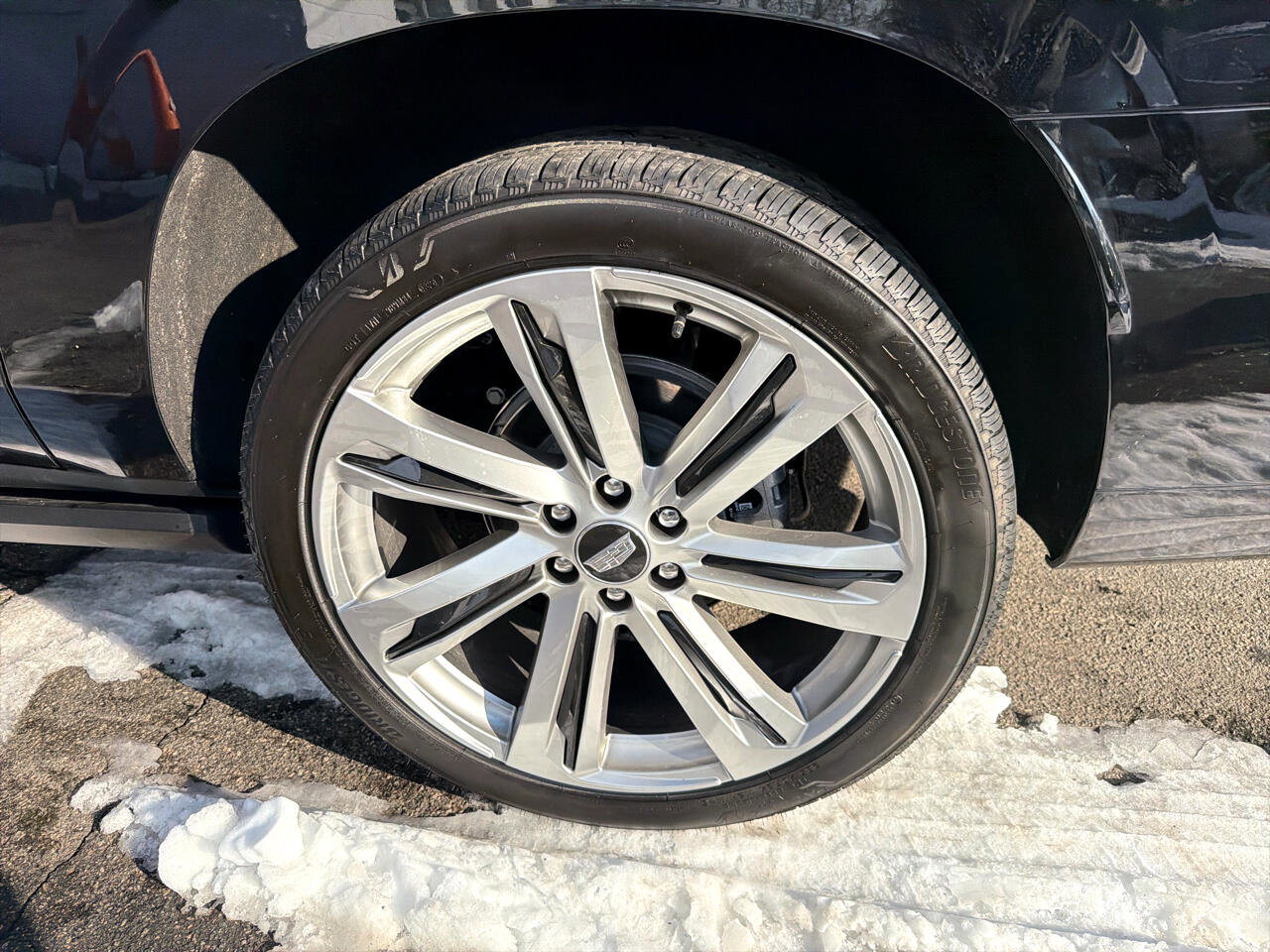 Used 2025 Cadillac Escalade ESV Sport w/ Touring Package image 14