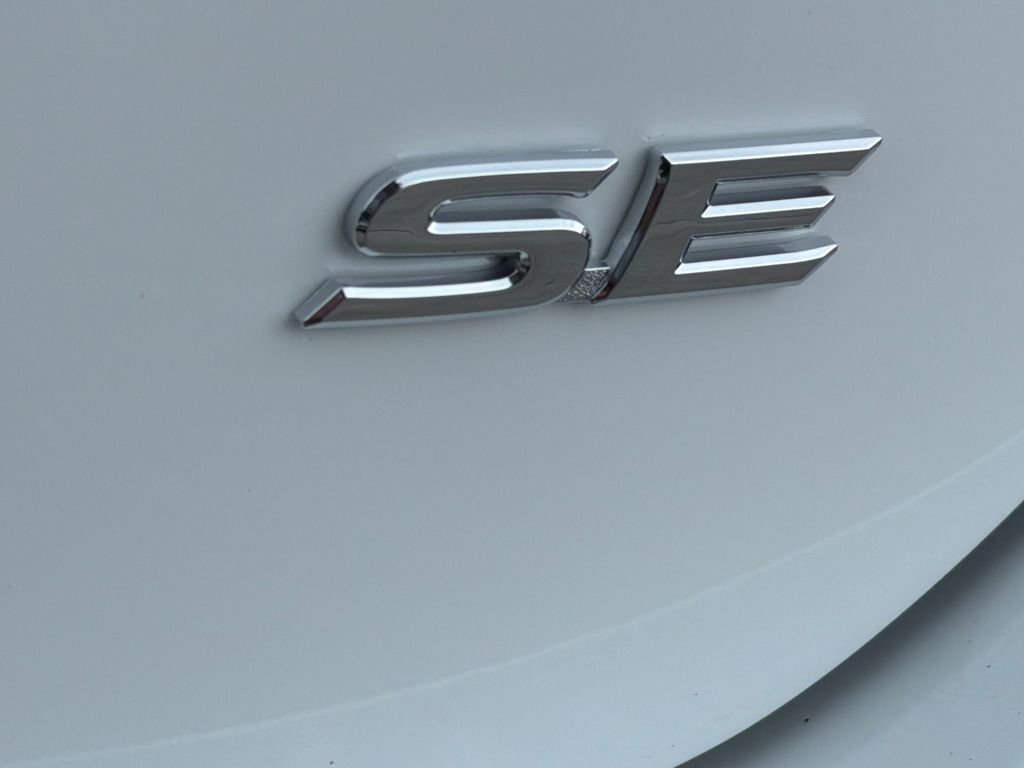 Used 2022 Toyota Camry SE w/ Convenience Package image 10