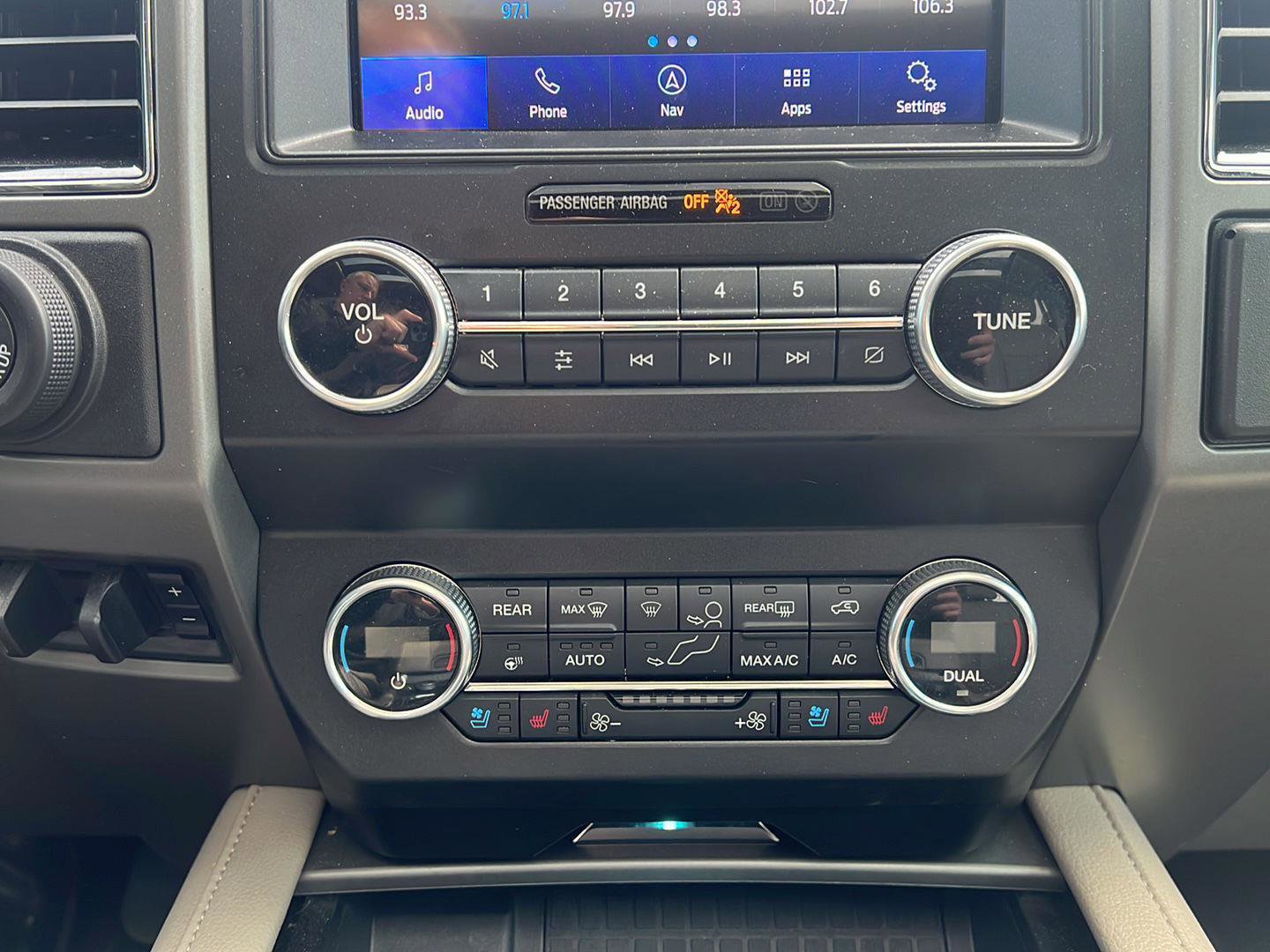 Used 2020 Ford Expedition Max XLT w/ Equipment Group 202A AWD/4WD image 25
