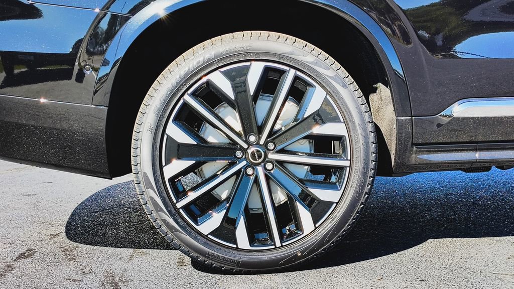 New 2026 Volvo XC90 B6 Plus w/ Protection Package Premier image 30