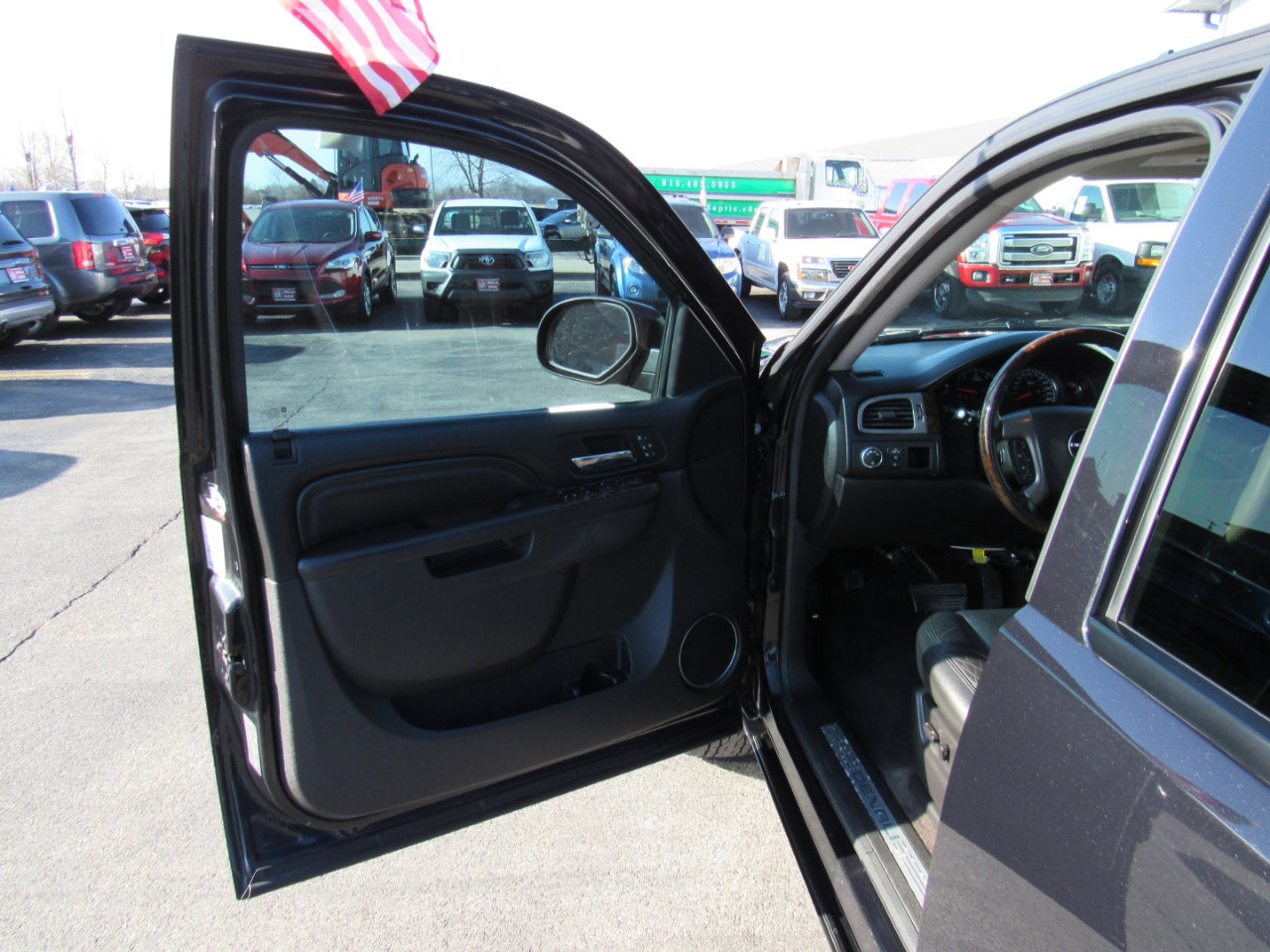 Used 2013 GMC Yukon XL Denali image 14