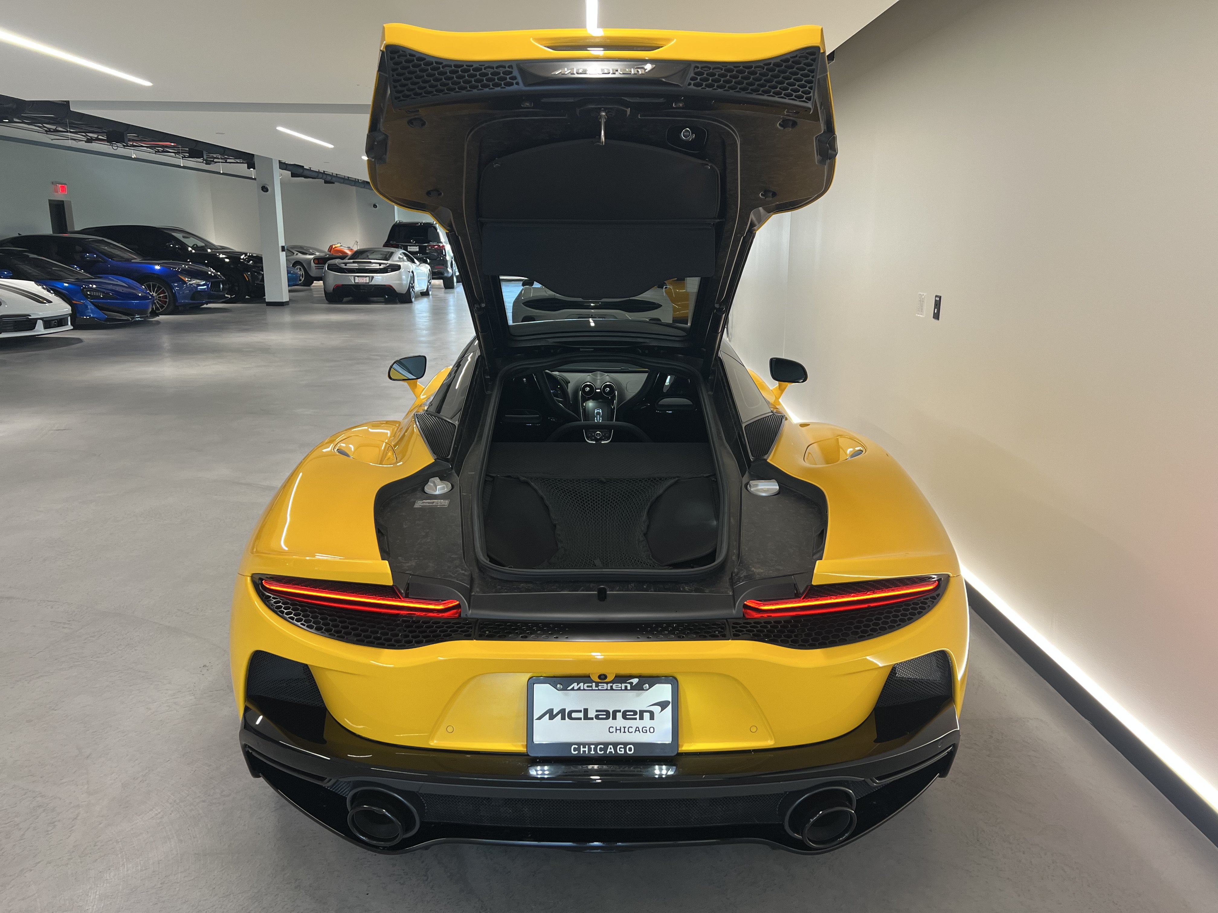 Used 2023 McLaren GT RWD image 10