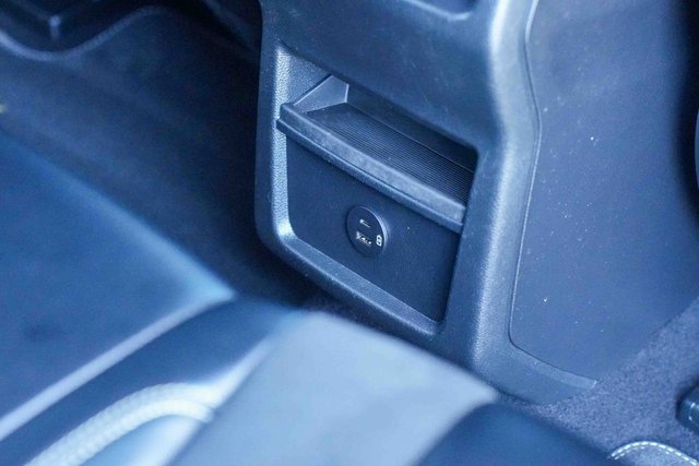 Used 2022 Ford Edge ST image 25