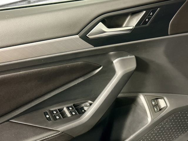 Used 2023 Volkswagen Jetta SE FWD image 21