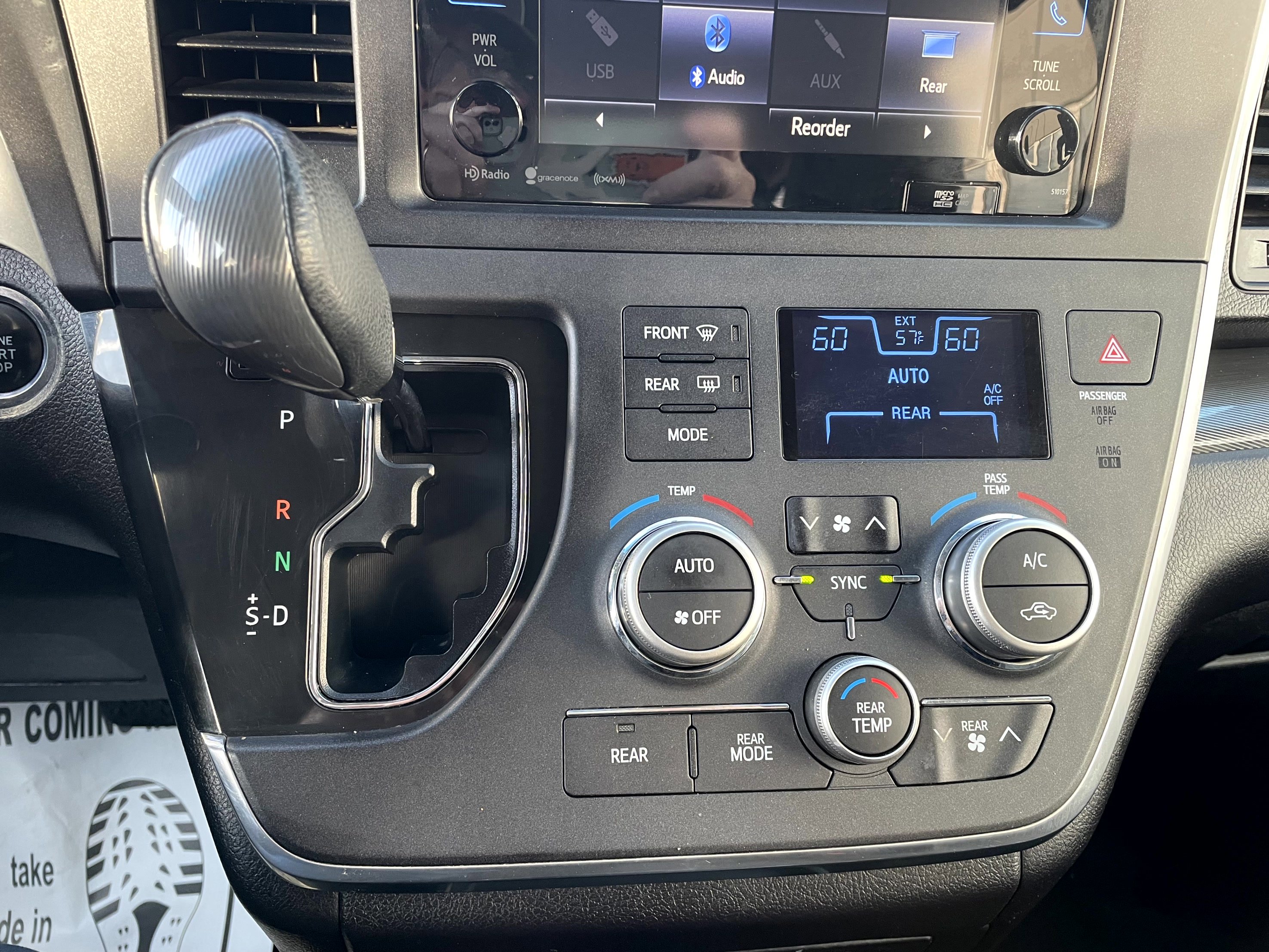 Used 2017 Toyota Sienna SE image 19