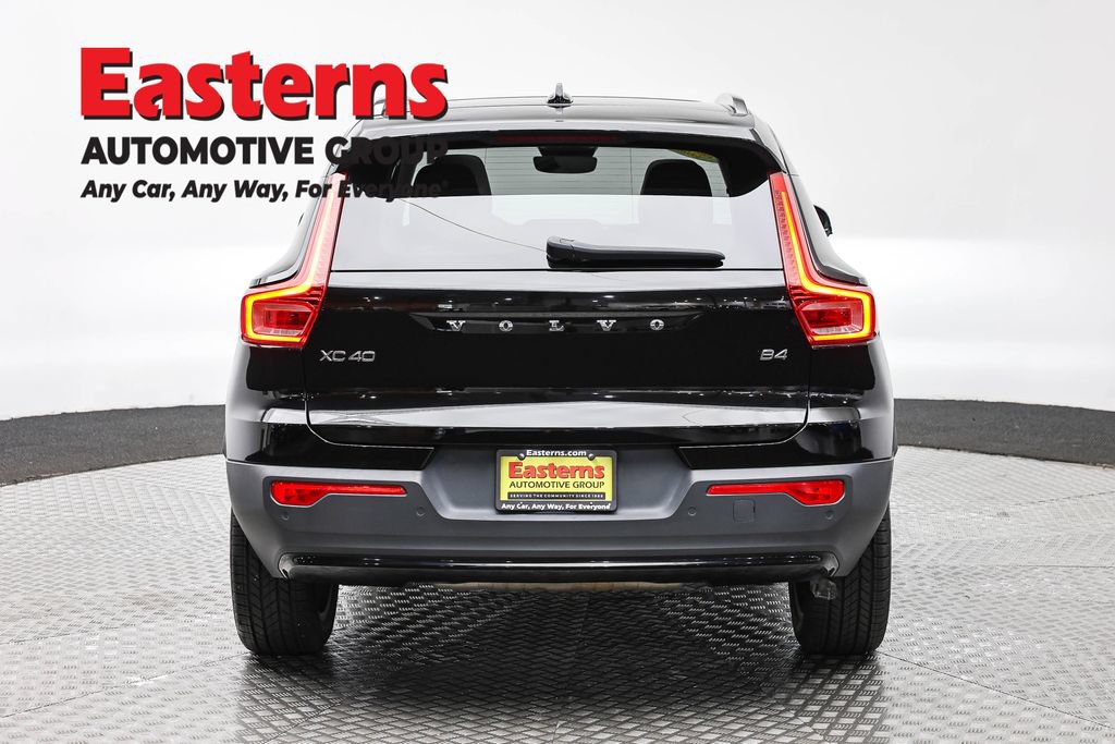 Used 2023 Volvo XC40 B4 Ultimate FWD image 6