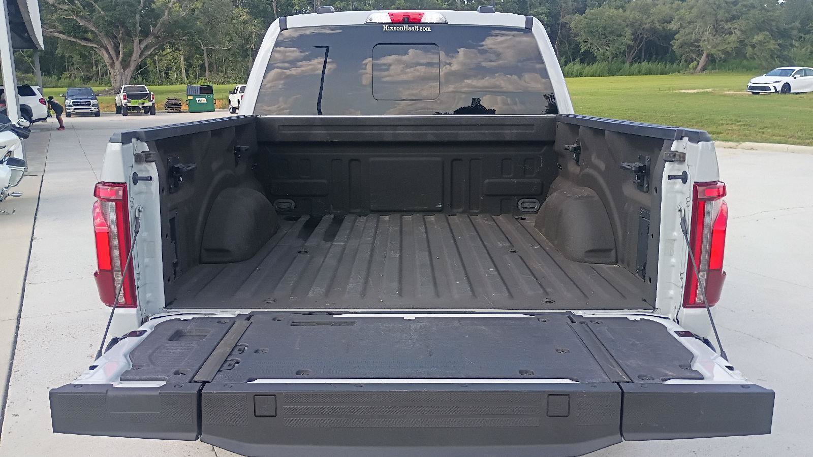Used 2024 Ford F150 Platinum w/ FX4 Off-Road Package AWD/4WD image 16