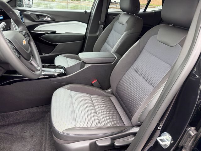 Certified 2024 Chevrolet Trax LT FWD image 9