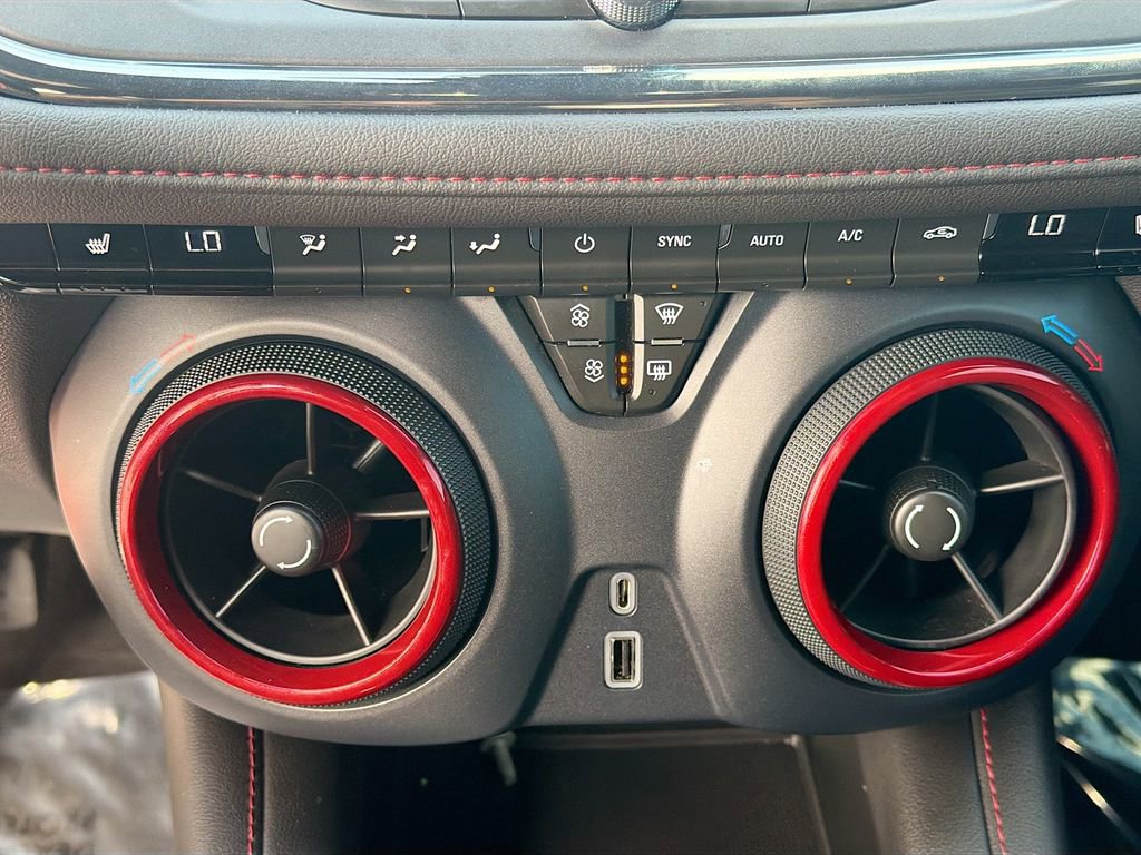 Used 2022 Chevrolet Blazer RS image 33