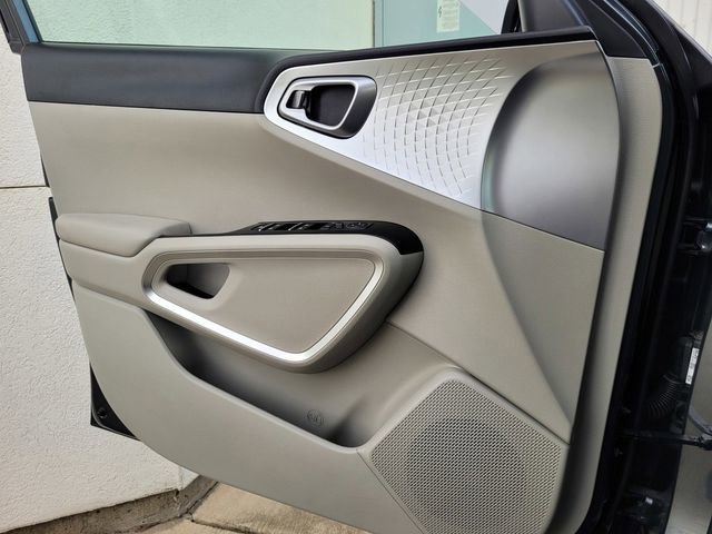 Certified 2025 Kia Soul LX w/ LX Technology Package image 26