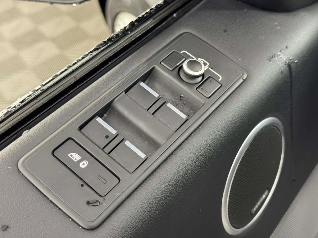 Used 2017 Land Rover Range Rover Sport HSE AWD/4WD image 18