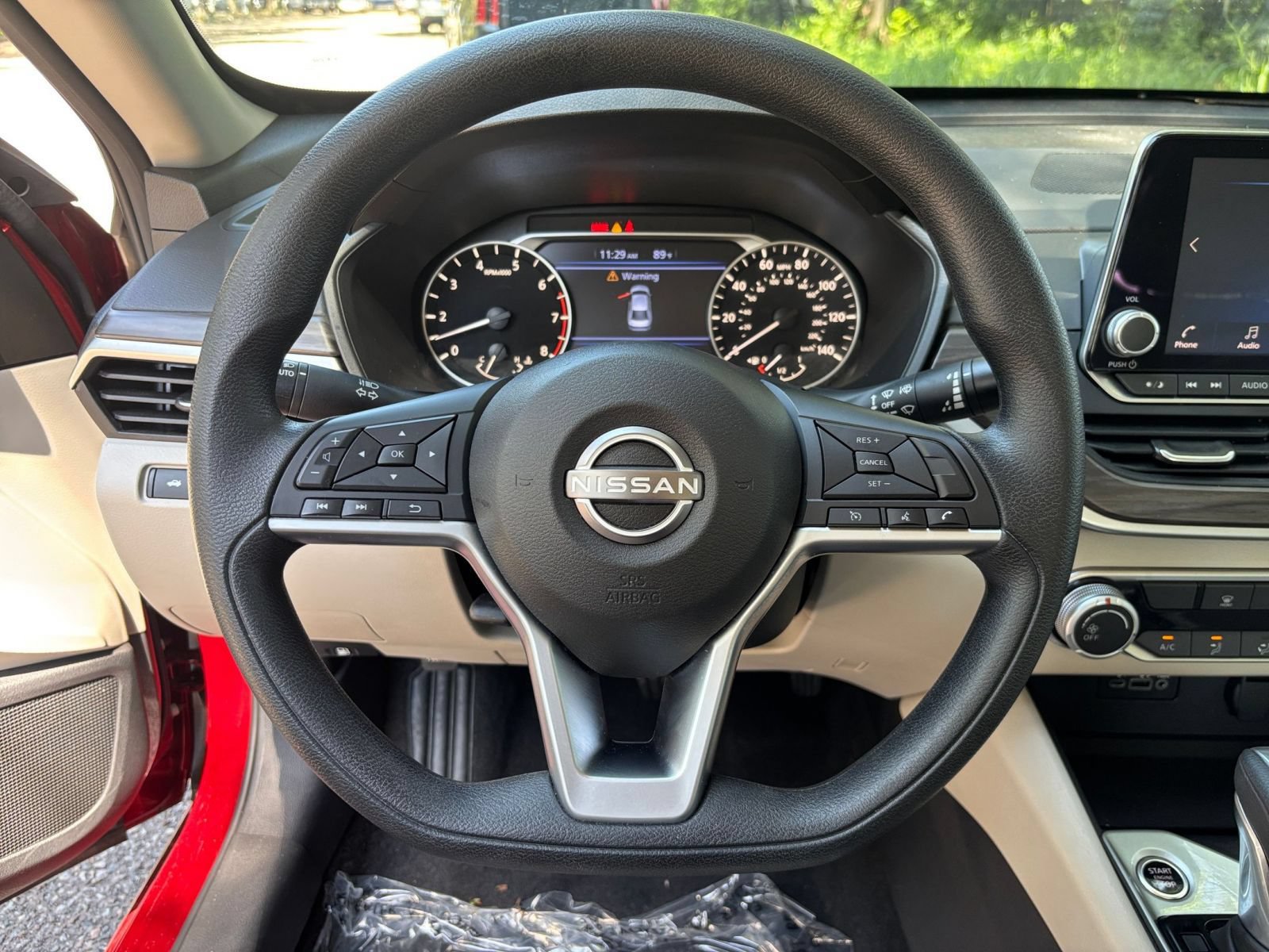 Used 2025 Nissan Altima 2.5 SV FWD image 27