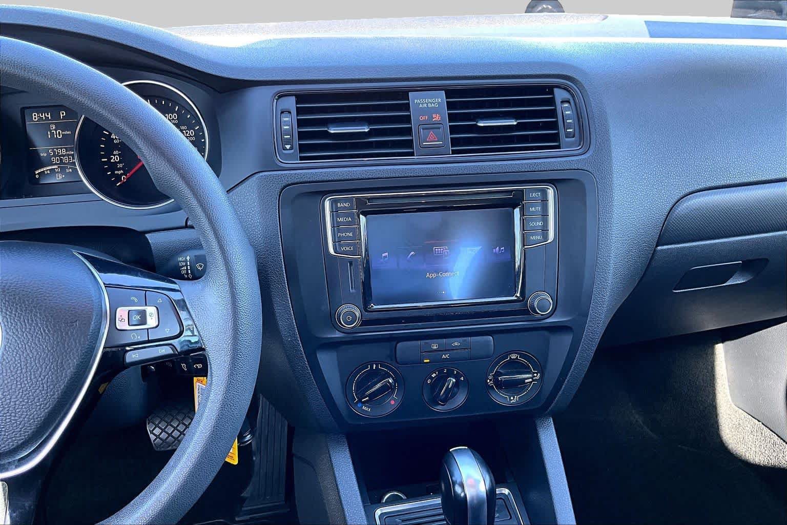 Used 2016 Volkswagen Jetta S FWD image 6