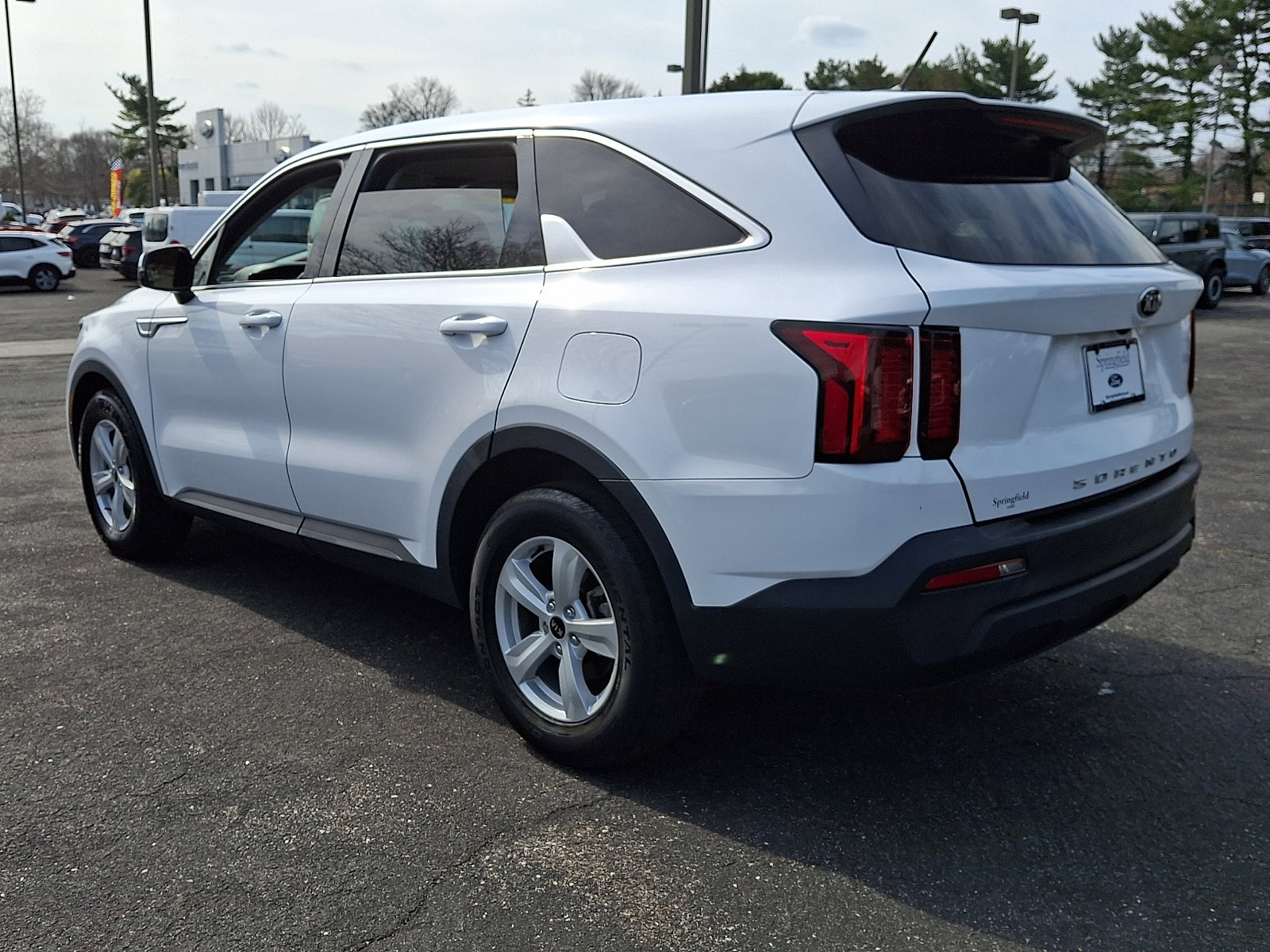 Used 2021 Kia Sorento LX image 4
