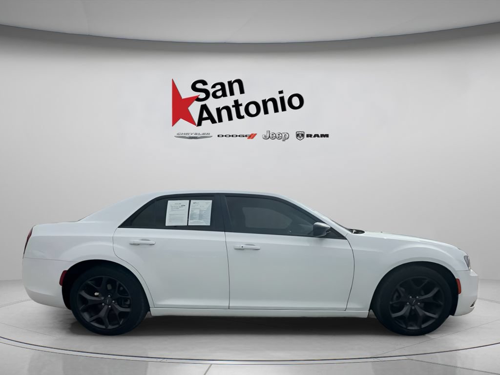 Certified 2023 Chrysler 300 Touring w/ Sport Appearance Package RWD image 16