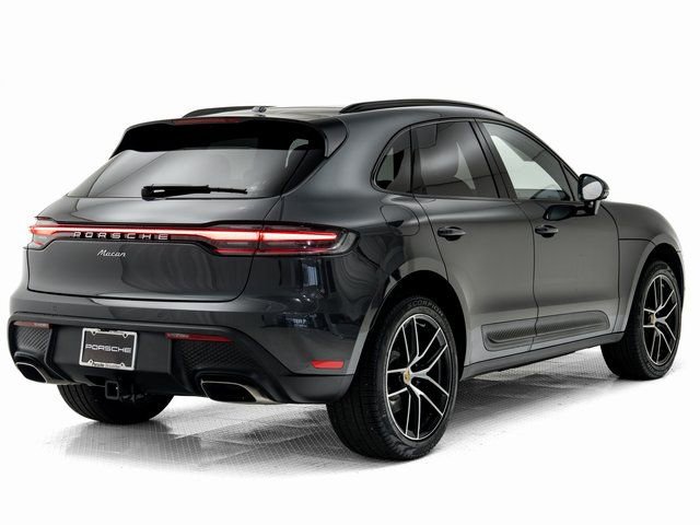 Used 2023 Porsche Macan Turbo image 34