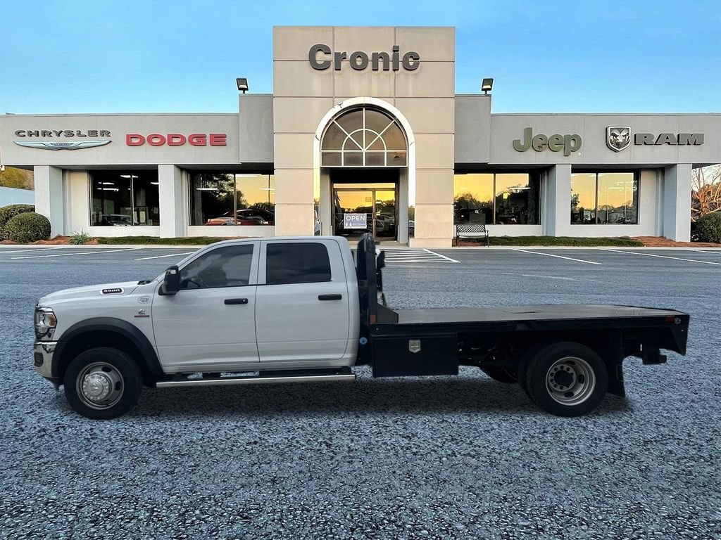 Used 2024 RAM 5500 Tradesman w/ Chrome Appearance Group AWD/4WD image 6