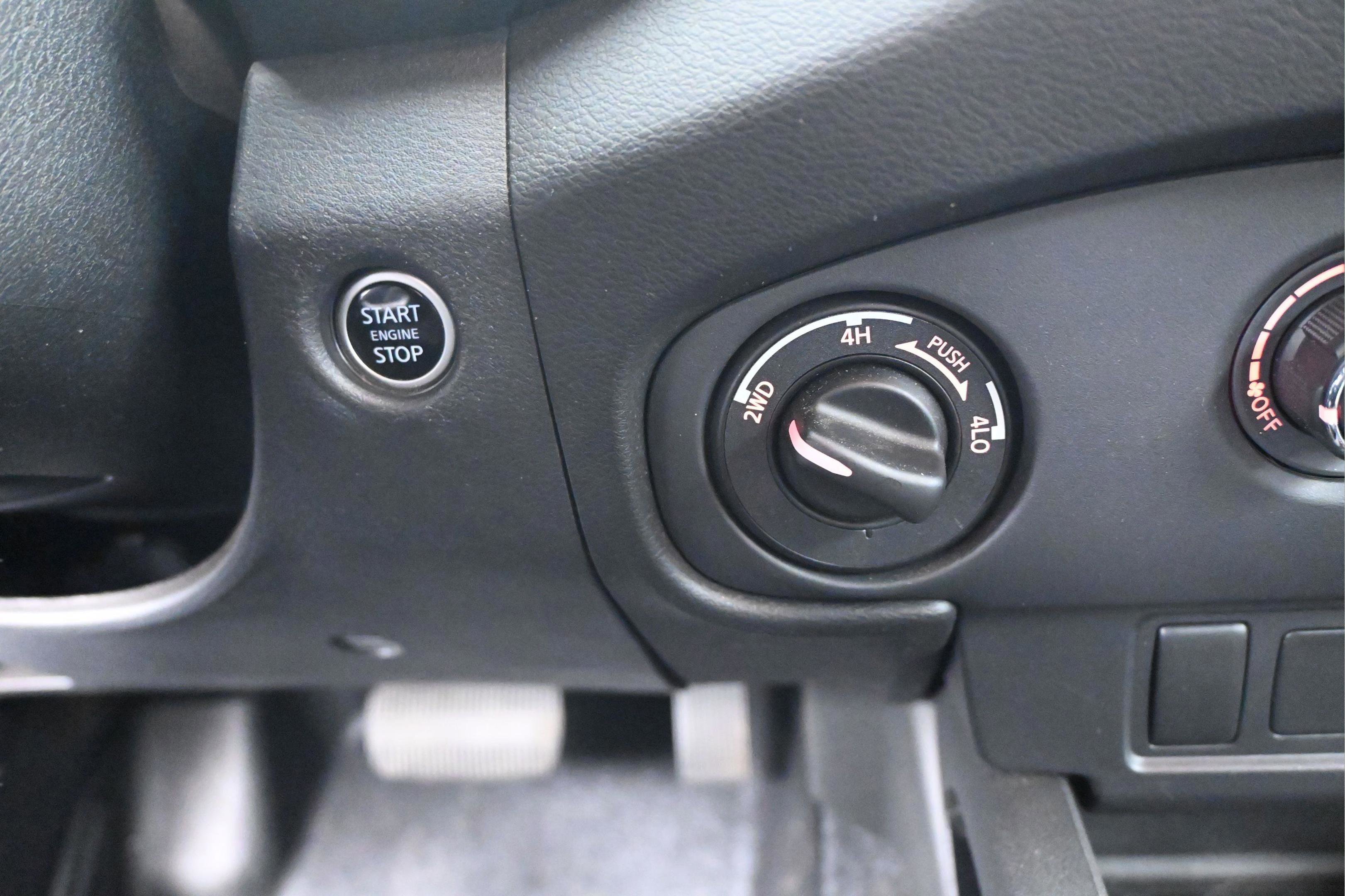 Used 2023 Nissan Frontier SV w/ Midnight Edition Package AWD/4WD image 30