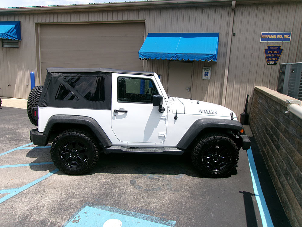 Used 2016 Jeep Wrangler Sport AWD/4WD image 6