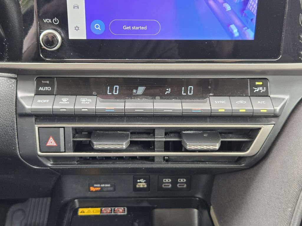 Used 2025 Toyota Camry LE FWD image 16