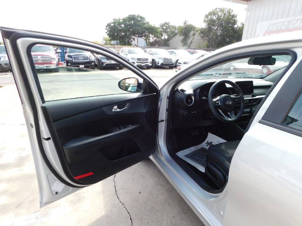 Used 2019 Kia Forte LXS image 16