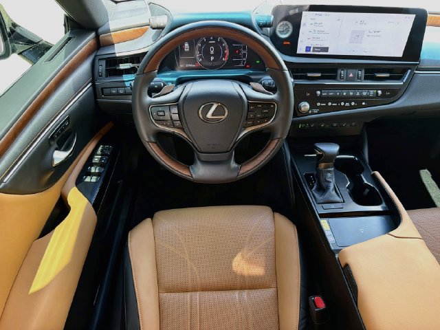 Used 2025 Lexus ES 350 w/ Technology Package FWD image 17
