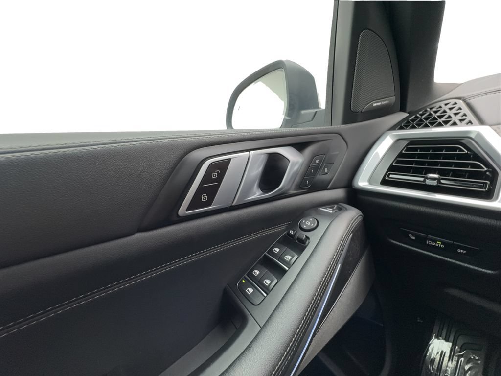 Used 2024 BMW X5 sDrive40i RWD image 51