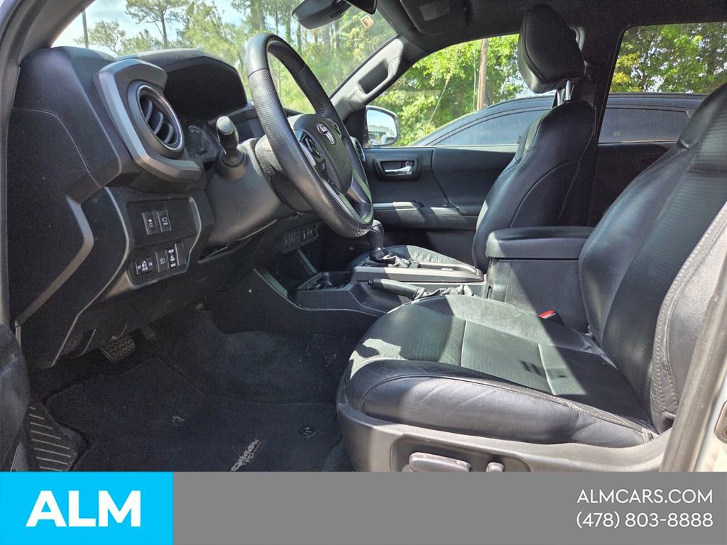 Used 2021 Toyota Tacoma TRD Sport w/ TRD Premium Sport Package image 3