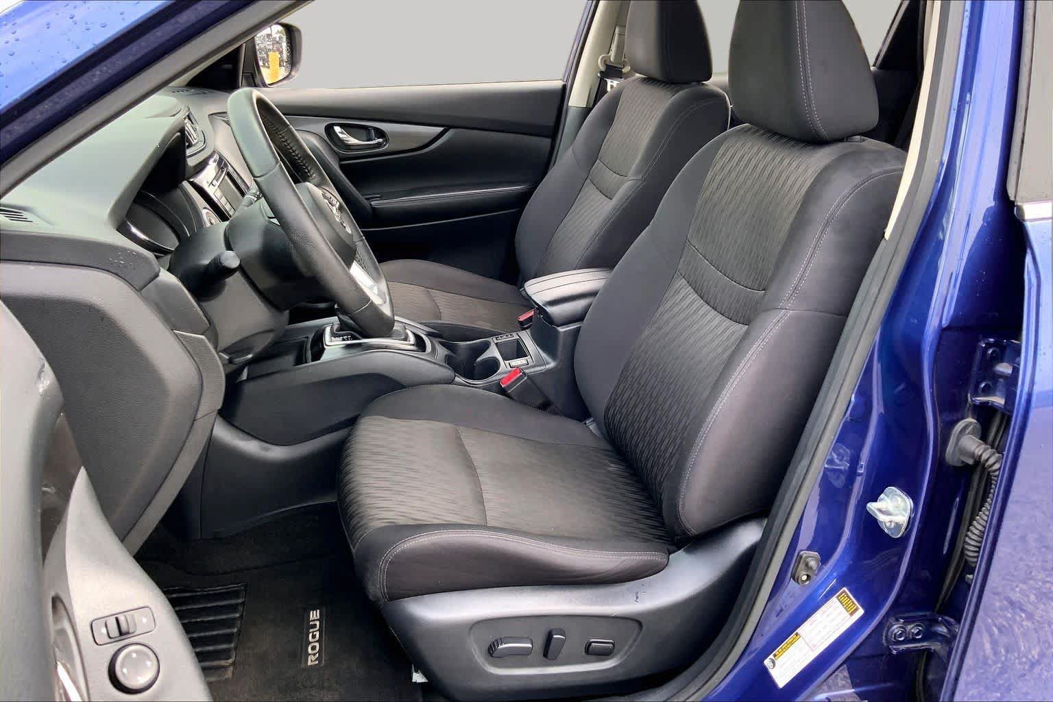 Used 2020 Nissan Rogue SV FWD image 8