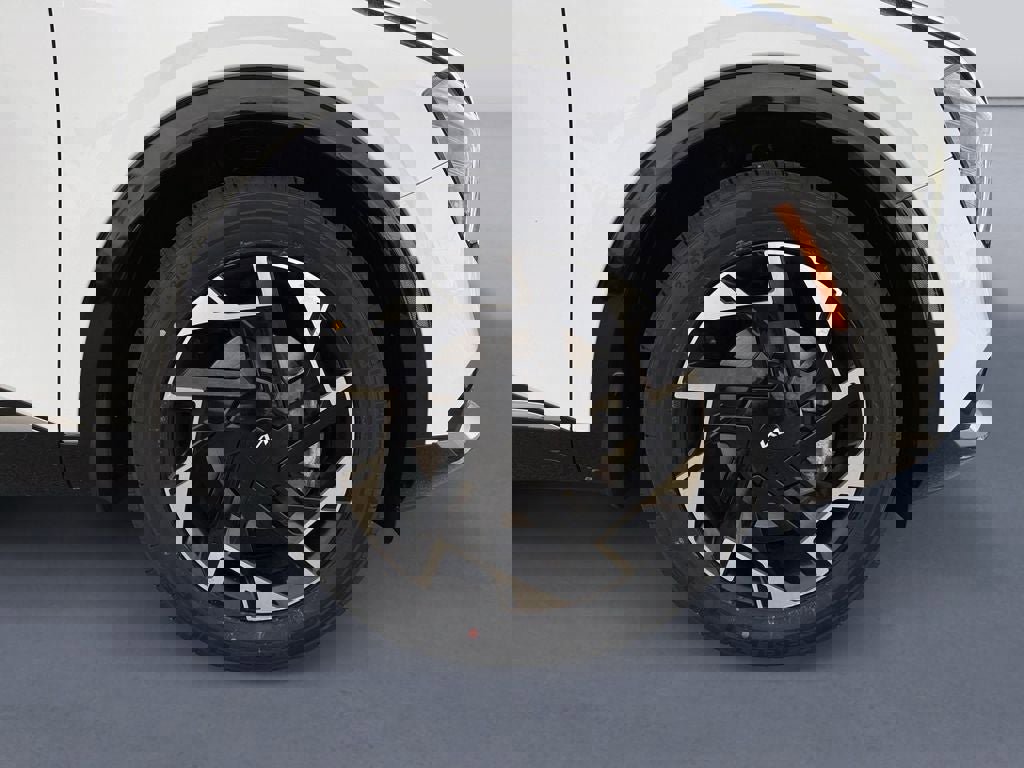 Used 2023 Kia Sportage SX image 9