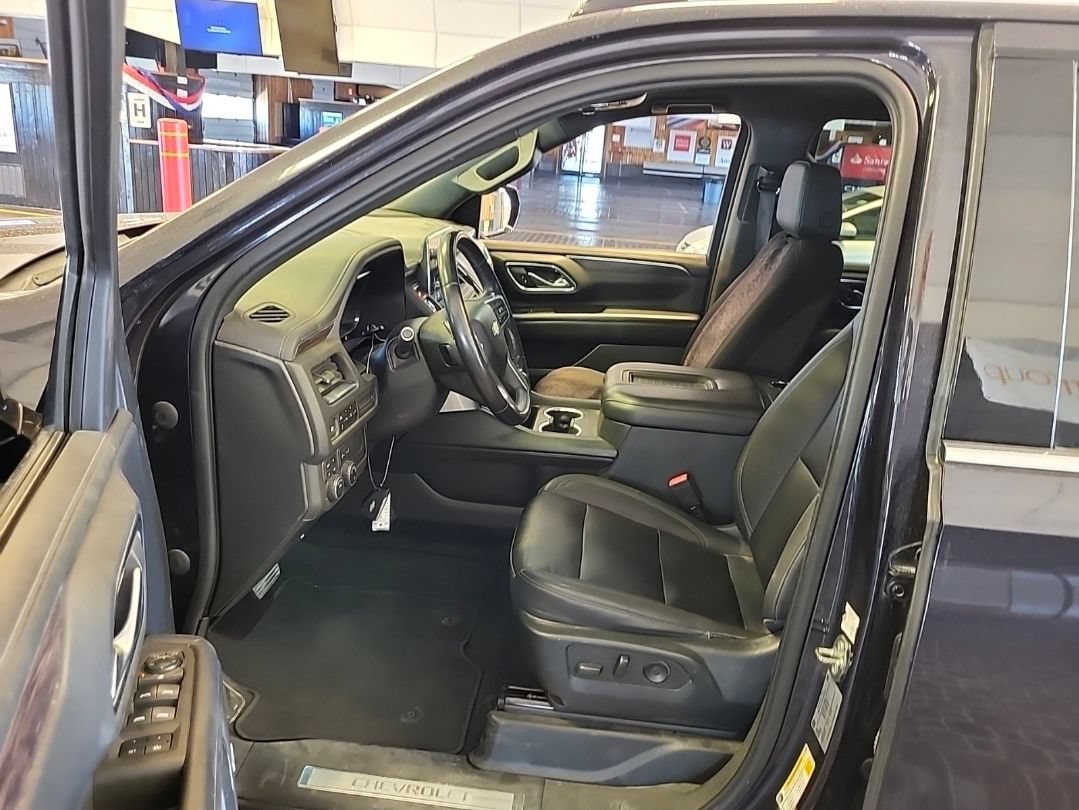 Used 2022 Chevrolet Suburban LT AWD/4WD image 8