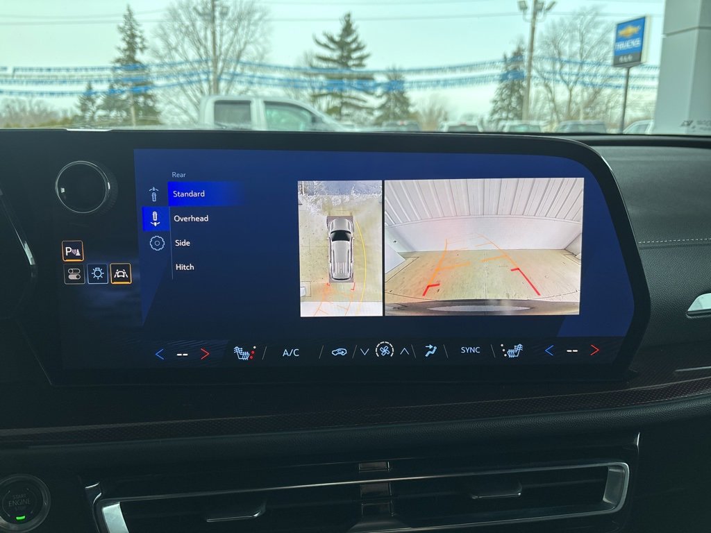 Used 2024 Chevrolet Traverse Z71 image 19