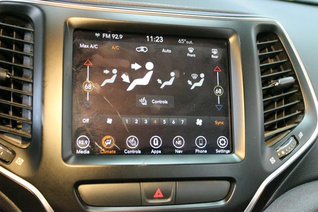 Used 2021 Jeep Cherokee Latitude Lux w/ Sun & Sound Group AWD/4WD image 25