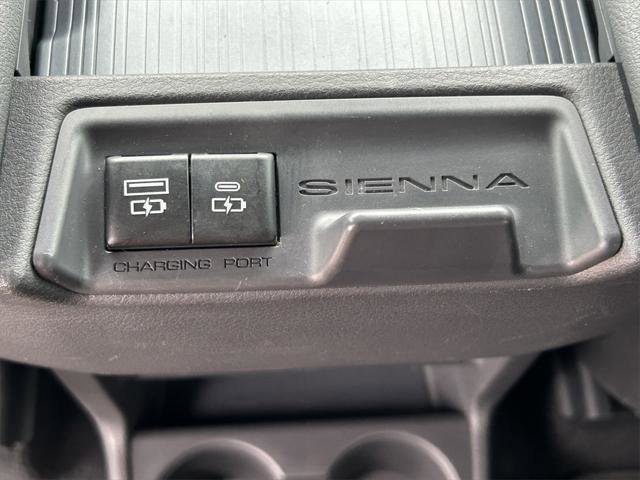 Certified 2022 Toyota Sienna XSE image 22